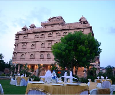 https://imgcld.yatra.com/ytimages/image/upload/t_hotel_yatra_city_desktop/v1474437825/Domestic Hotels/Hotels_Jaipur/The Heritage Palace/Facade_2.jpg